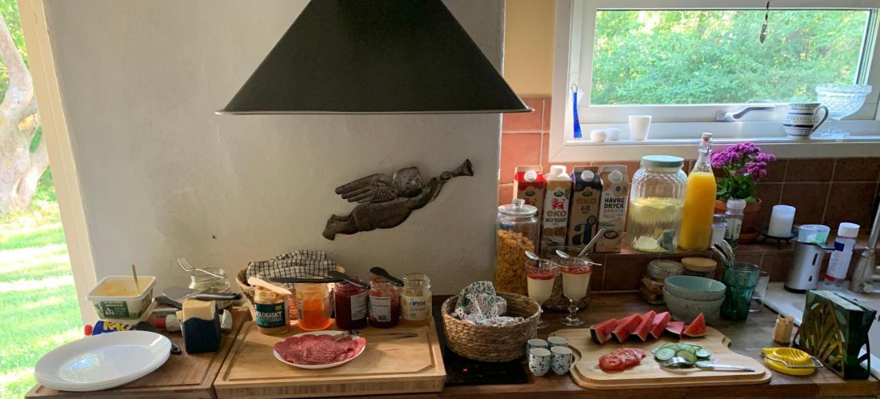 Martebo Bed & Breakfast Tingstäde Eksteriør billede